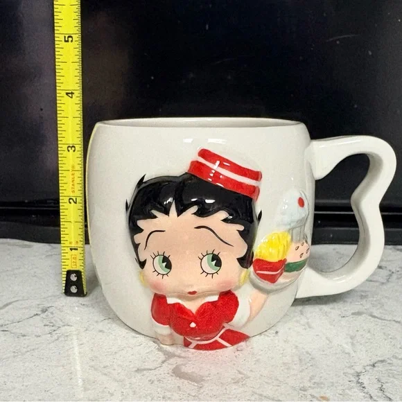 Betty Boop 3D Ceramic Mug ‘Betty’s Diner - Picture 1 of 5